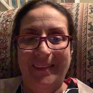 Meet your Posher, Lina